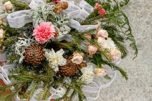 Natale composizione di fiori e Natale decorazioni foto