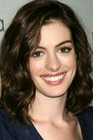 anne hathaway in arrivo a il elle donne nel hollywood evento a il quattro le stagioni Hotel nel los angeles circa in ottobre 6 2008 foto