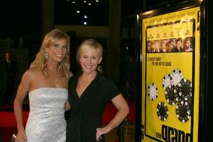 cheryl hines rachael harris il mille dollari prima cinematografo cupola luce ad arco teatri los angeles circa marzo 5 2008 foto