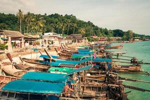 tailandese tradizionale Barche su phi-phi isole, tailandia foto