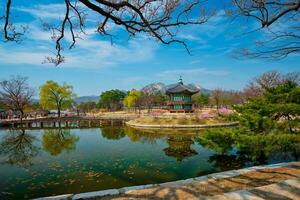 Hyangwonjeong padiglione, Gyeongbokgung palazzo, seoul, Sud Corea foto
