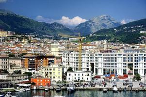 appartamenti e il porto di salerno foto