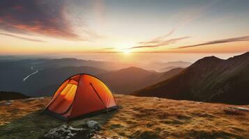 tenda a montagna paesaggio a tramonto, generativo ai foto