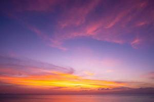 natura cielo tramonto o alba sul mare foto