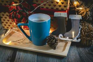 Natale decorazione luci e caffè tazza foto