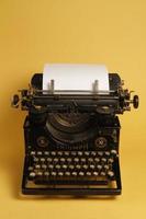 Turchia, 2021 - macchina da scrivere Triumph prodotta nel 1930 foto