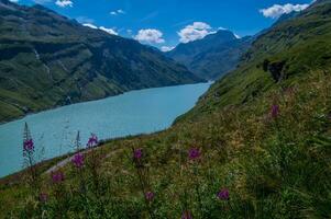 diga mauvoisina, vallese, svizzero foto
