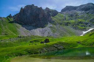 lago clausola ceillac inqeyras nel altezze alpes nel Francia foto