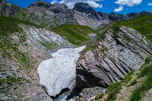 lago clausola ceillac inqeyras nel altezze alpes nel Francia foto