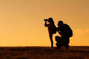 padre e figlia escursioni a piedi foto