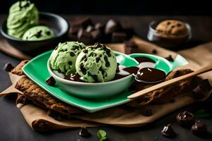 cioccolato menta ghiaccio crema nel un' verde ciotola con cioccolato patatine fritte e biscotti. ai-generato foto