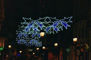 Natale decorazioni a notte nel alicante città foto