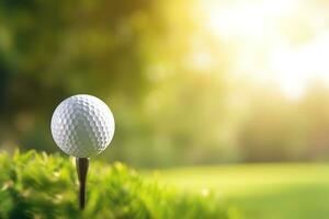 vicino su foto di un' golf palla su tee con sfocato verde bokeh sfondo. Perfetto per uso nel golf relazionato pubblicità, sociale media messaggi, o sito web disegni. generativo ai