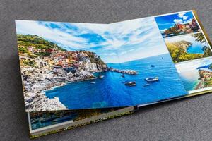 collage di immagini di un' persone vita, album fotografico vacanza viaggio nel Italia foto