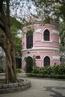 Vecchia architettura coloniale portoghese edificio nel parco giardino di Macau Cina foto