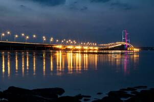 suramadu spiaggia, surabaya, Indonesia foto