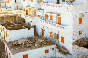 colorato esterno parete di un' nubiano Casa nel Egitto. tipico africano villaggio case facciata. medievale strada. foto