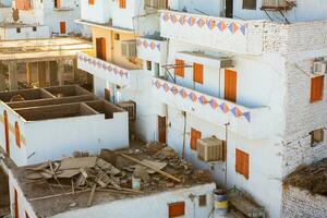 colorato esterno parete di un' nubiano Casa nel Egitto. tipico africano villaggio case facciata. medievale strada. foto