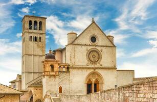 facciata di il basilica di santo Francesco di assisi, Italia foto