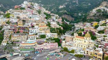 costiero bellezza e affascinante scogliera villaggi nel Positano, Italia foto