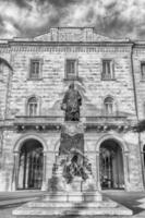 statua di pietro vannucci anche conosciuto come perugino, perugia, Italia foto