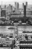 Visualizza di fiume Tamigi e millennio ponte, Londra, Inghilterra, UK foto