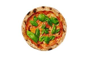 superiore Visualizza di Pizza margherita con pomodori, Mozzarella e basilico isolato su bianca foto