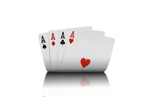 avvicinamento foto di quattro assi isolato su bianca sfondo. giocando carte. gioco d'azzardo intrattenimento.