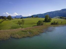 paesaggi a il meraviglioso Locale ricreazione la zona a il irrsee nel Austria foto