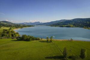 paesaggi a il meraviglioso Locale ricreazione la zona a il irrsee nel Austria foto