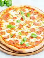 ai generato appena italiano Pizza con Mozzarella formaggio fetta generativo ai foto