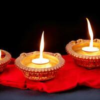 ai generato tradizionale indiano olio lampade per Diwali Festival su buio sfondo. tradizionale Festival indù ai generato foto