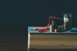 idee per Università, Università lezioni tasse per formazione scolastica, investimento e borsa di studio. pianificazione alunno prestito per studiando all'estero per Università o Università livello. futuro figli di formazione scolastica fondo Contanti. foto