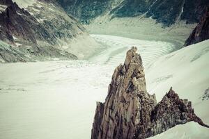 mer de glace mare di ghiaccio è un' ghiacciaio collocato su il mont blanc massiccio, nel il Alpi Francia. foto