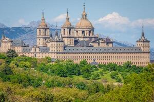 il reale posto a sedere di san Lorenzo de EL escorial, storico residenza di il re di Spagna, di 45 chilometri Nord Ovest Madrid, nel Spagna. foto