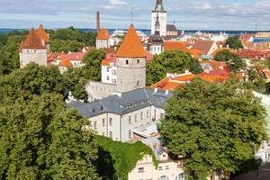 Visualizza di il vecchio cittadina tallinn, Estonia foto