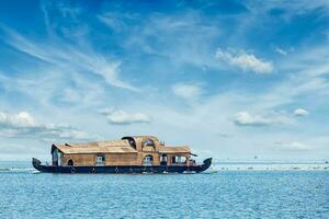 casa galleggiante nel Kerala, India foto