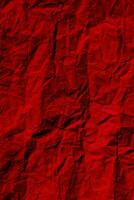 rugosa rosso carta struttura sfondo. spiegazzato verticale carta superficie. foto