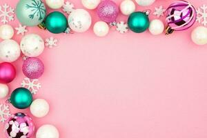 bellissimo Natale sfondo, palle e luccichio, eccezionale decorazione foto