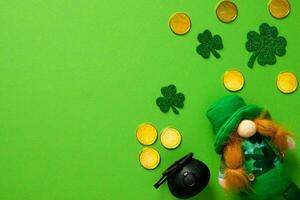 st. Patrick giorno celebrazione, festivo irlandesi vacanza con verde sfondo, concetto di trifoglio tradizione nel marzo Festival foto