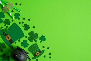 st. Patrick giorno celebrazione, festivo irlandesi vacanza con verde sfondo, concetto di trifoglio tradizione nel marzo Festival foto