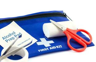 emergenza primo aiuto kit, medico emergenza forniture per Salute cura e sicurezza, concetto per salvare e trattamento supporto foto