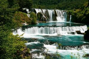 vista panoramica sulla cascata foto