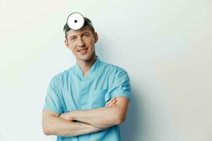 Sorridi Salute bianca ospedale assistenza sanitaria uomini maturo persona medico cura contento professionale ritratto foto