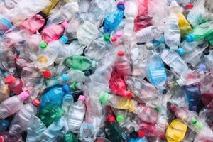 ai generato bevanda rifiuto mucchio spazzatura Rifiuto sciocchezze cumulo di rifiuti ambientale bottiglia plastica riciclare foto