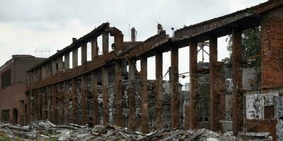 rovine di industriale edifici ai generativo foto