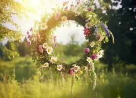 ai generato rustico fiori selvatici ghirlanda su un' soleggiato prato. estate solstizio giorno, mezza estate concetto. generativo ai foto