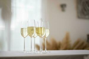 bicchieri di Champagne a il nozze cerimonia foto