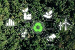 esg concetto di ambientale, verde Forrest sfondo con esg icona su virtuale schermo, sociale e aziendale governo concetto foto