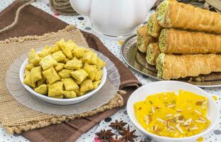 indiano tè tempo speziato Methi parà merenda foto